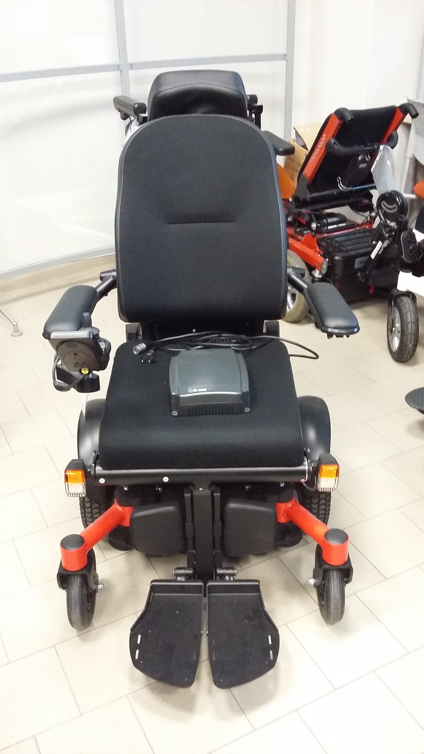 Carrozzina elettronica Adulti Usata